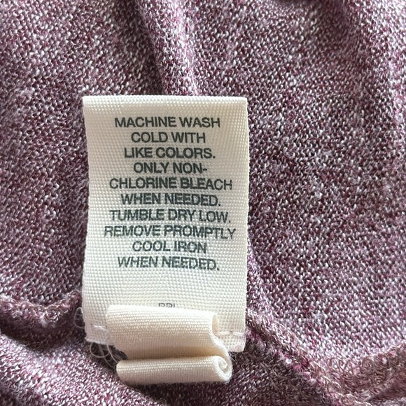 Mudd muted V-neck top with rolled sleeves, size S - Picture 7 of 8